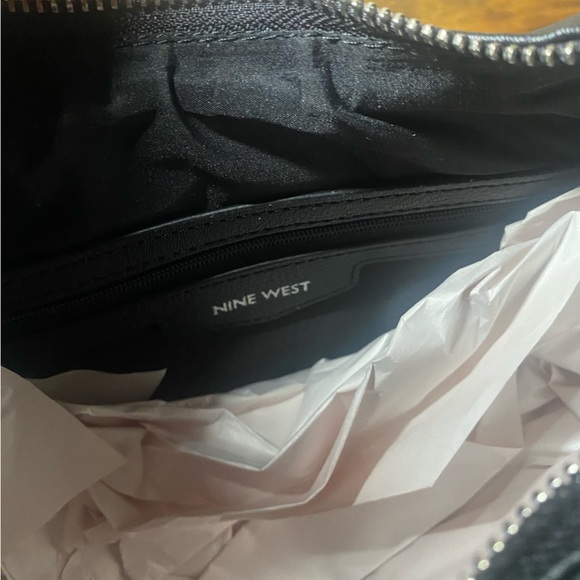 Nine West hobo shoulder bag - Picture 6 of 9